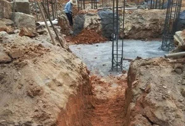地磅基础梁做多深(地磅基础梁深度设计指南)-第1张图片-地磅秤之家